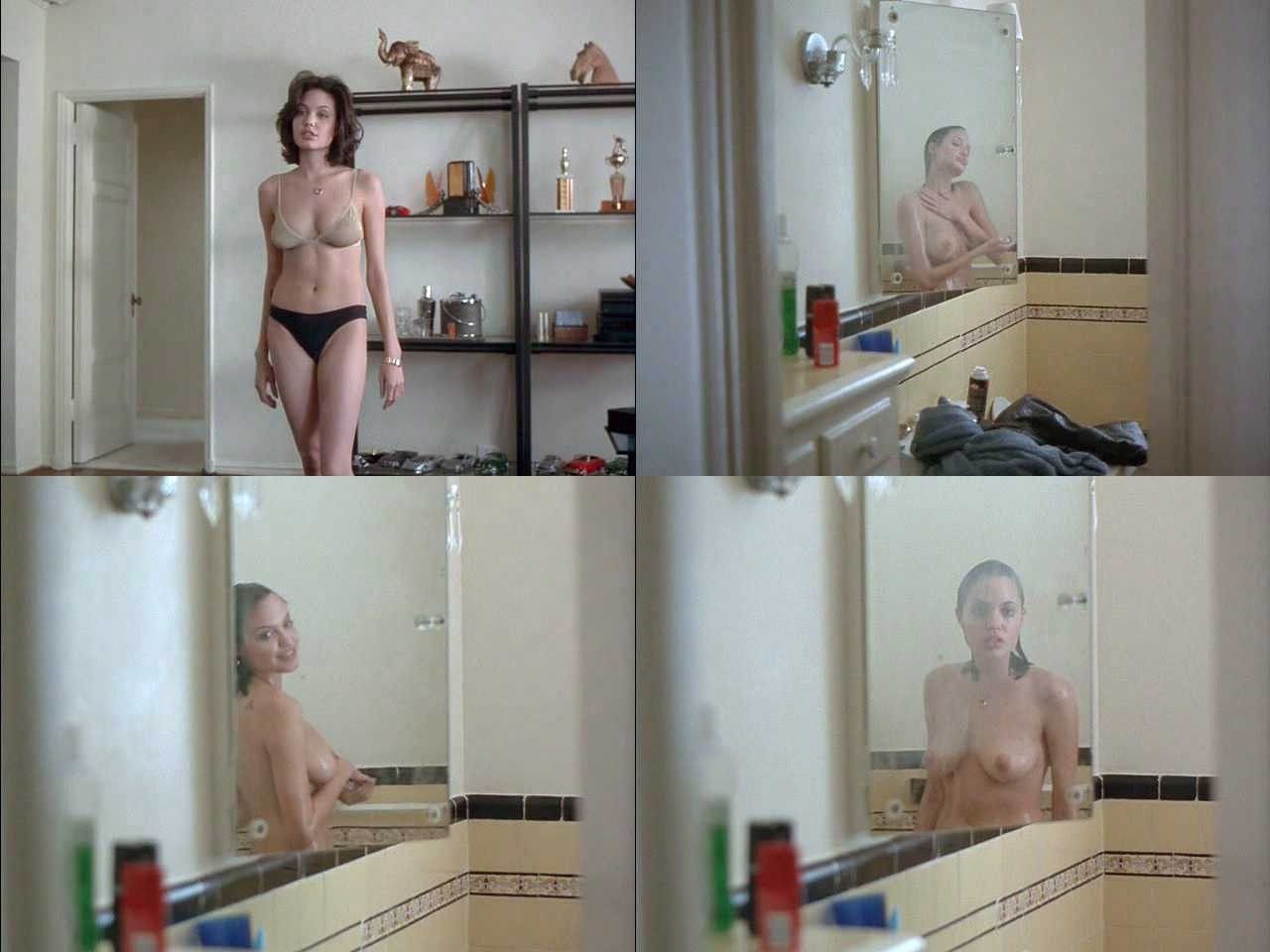 Откровенная сцена в душе от Анджелины Джоли +порно фото