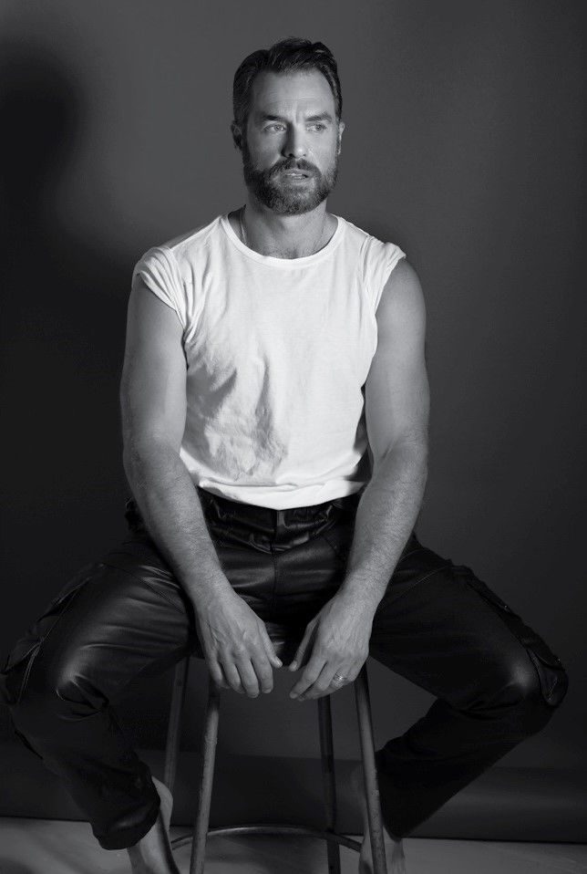 Murray Bartlett. 