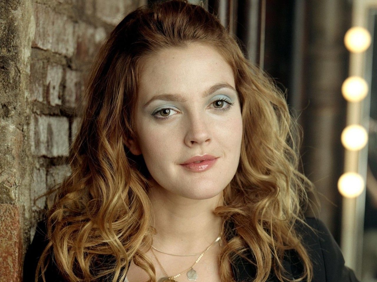 Дрю. Дрю Блайт Бэ́рримор. Drew Barrymore 1987. Дрю Бэрримор 1988. Дрю Бэрримор в юности.