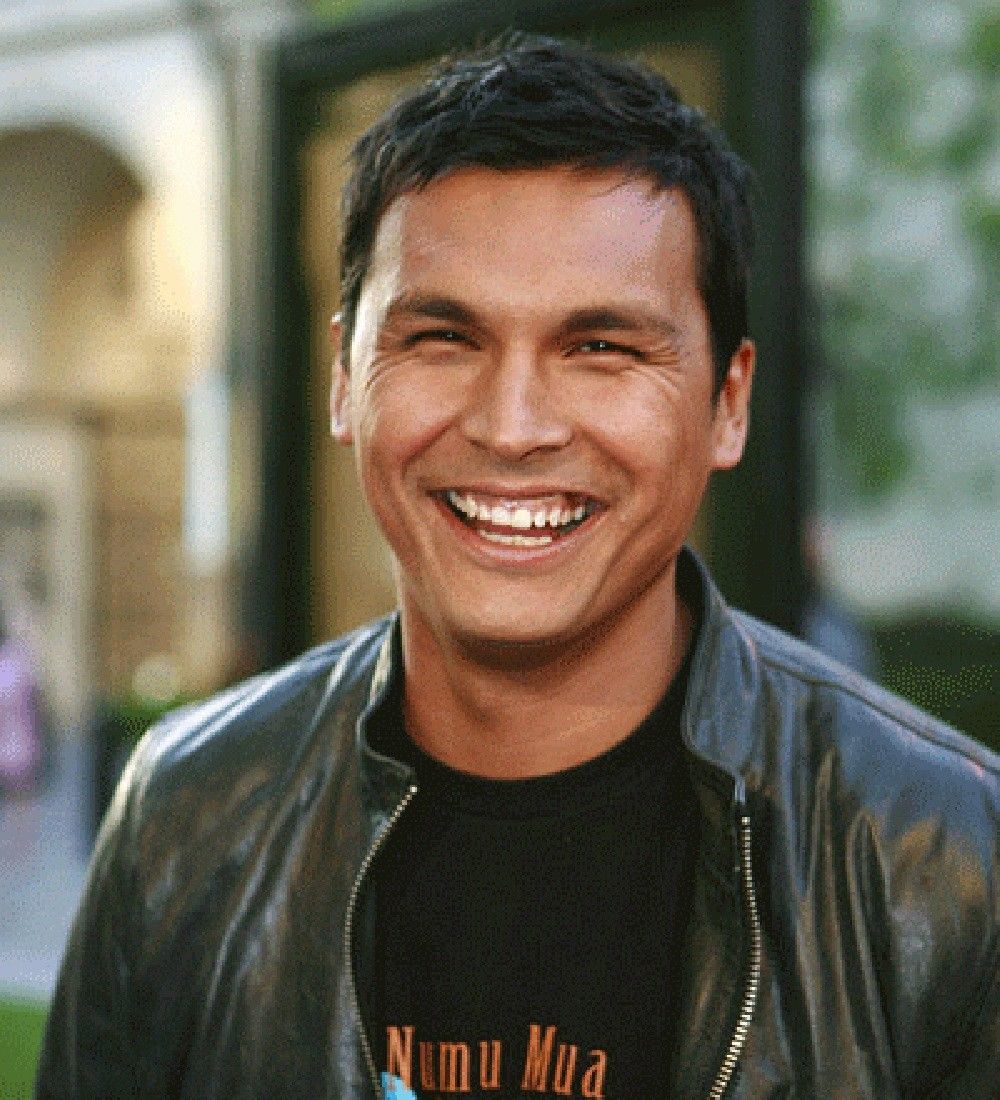 Adam beach. Американский актер Beach.